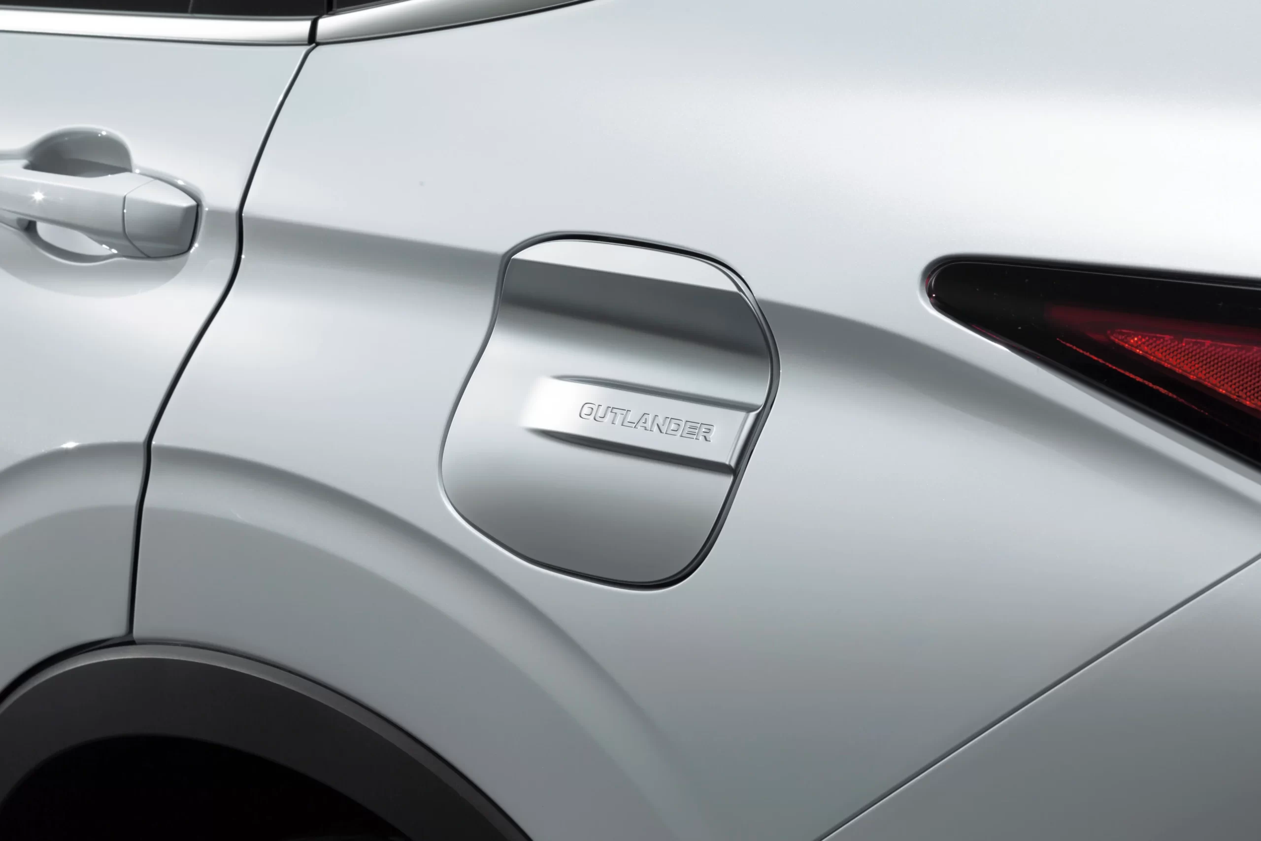 VOLET DU RÉSERVOIR D'ESSENCE EN ALLIAGE